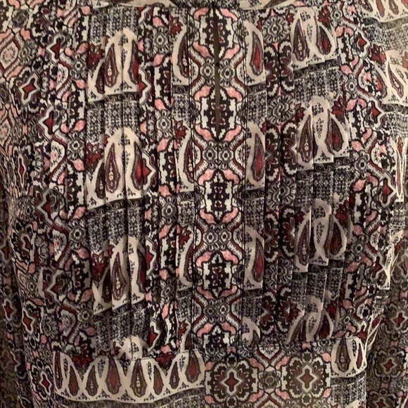 Liz Claiborne Paisley semi-sheer Tunic - Picture 2 of 6